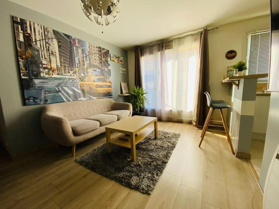 Appartement 2 Chambres Mantes-la-Ville ภายนอก รูปภาพ
