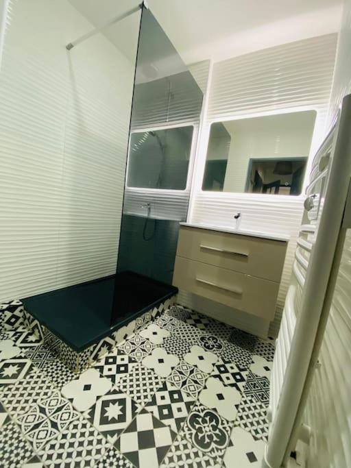 Appartement 2 Chambres Mantes-la-Ville ภายนอก รูปภาพ